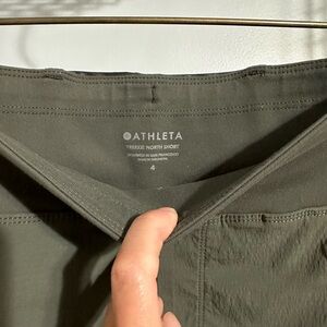 Athleta Trekkie North Short - Size 4 - Dark Green